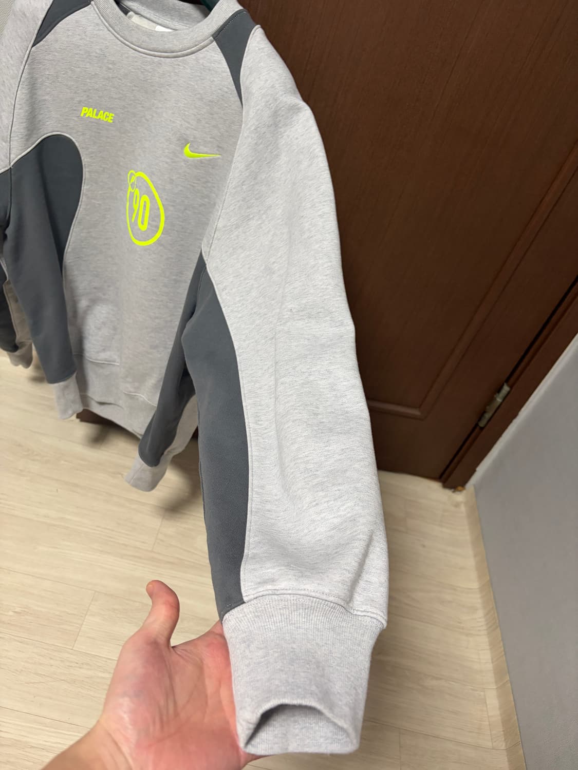 [판매] 팔라스 x 나이키 토탈 P90 크루 그레이 말 -25w 상품이미지3