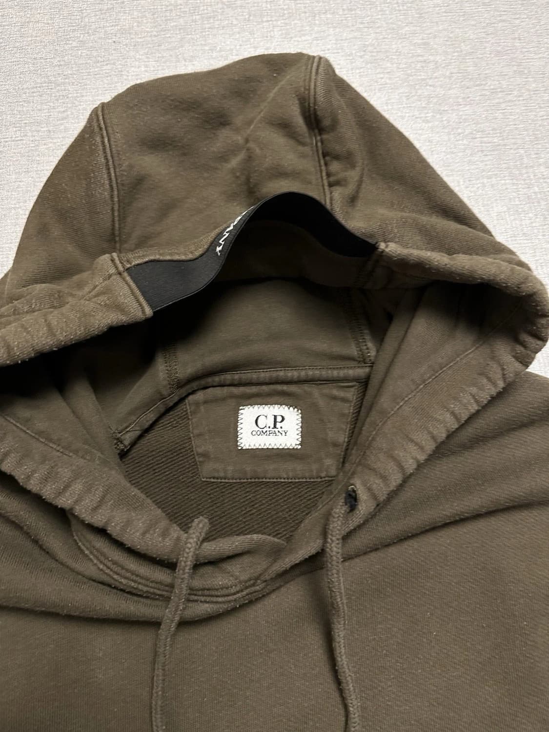 C.P. 컴퍼니  다이애그널 레이즈드 플리스 후드티 상품이미지4