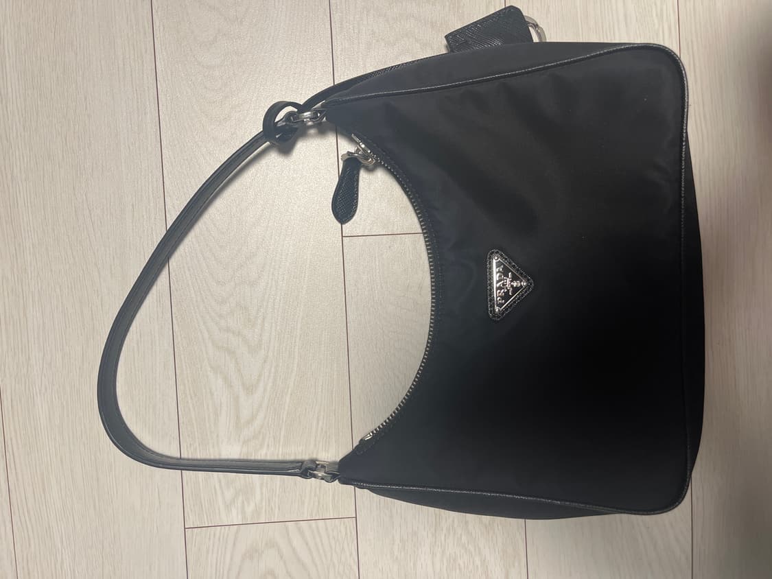 프라다 리나일론 호보백 상품이미지1