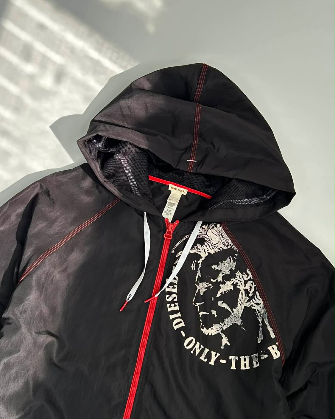 [L] 디젤 그래픽 프린팅 윈드브레이커 자켓 후드집업 블랙 상품이미지2