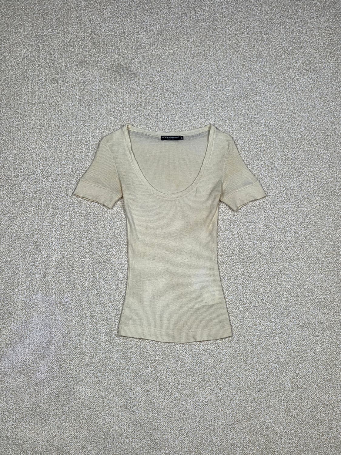 [돌체앤가바나] 캐시미어 골지 스쿱넥 반팔 니트 탑 | S00128 상품이미지1