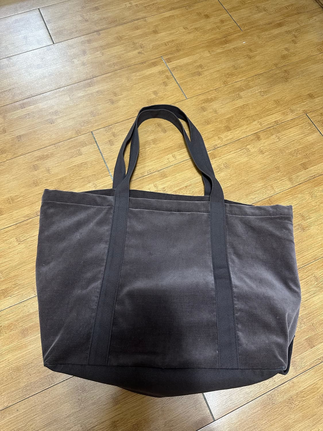 아포페니안 벨벳 토트백 브라운 상품이미지5