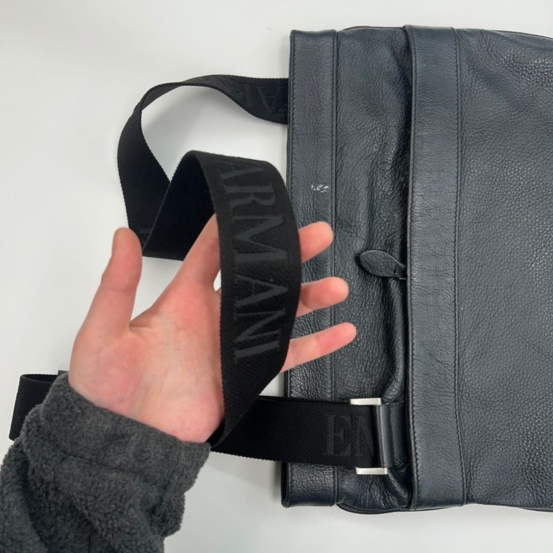 엠포리오 아르마니 레더 블랙 크로스백 상품이미지2