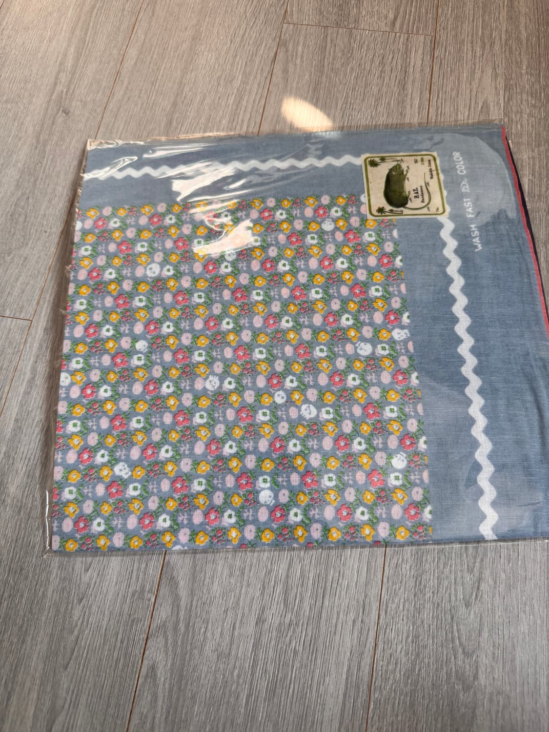 (새상품) 캐피탈 패스트컬러 셀비지 반다나 스컬 앤 플라워 색소폰 상품이미지2