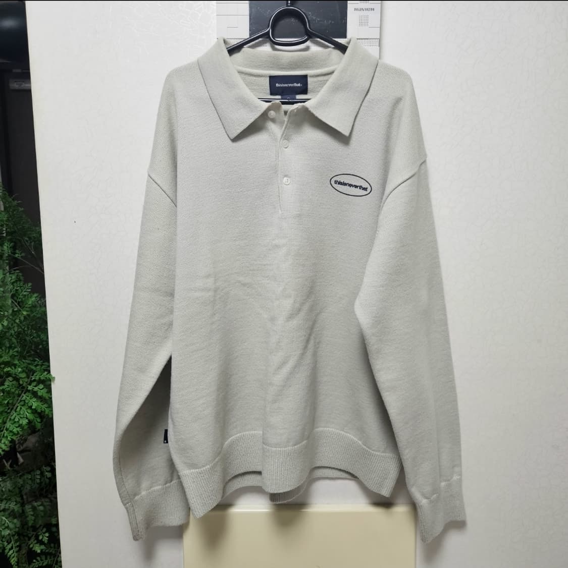 디스이즈네버댓 E/T-Logo Knit Polo Ivory 카라 긴팔니트 상품이미지1