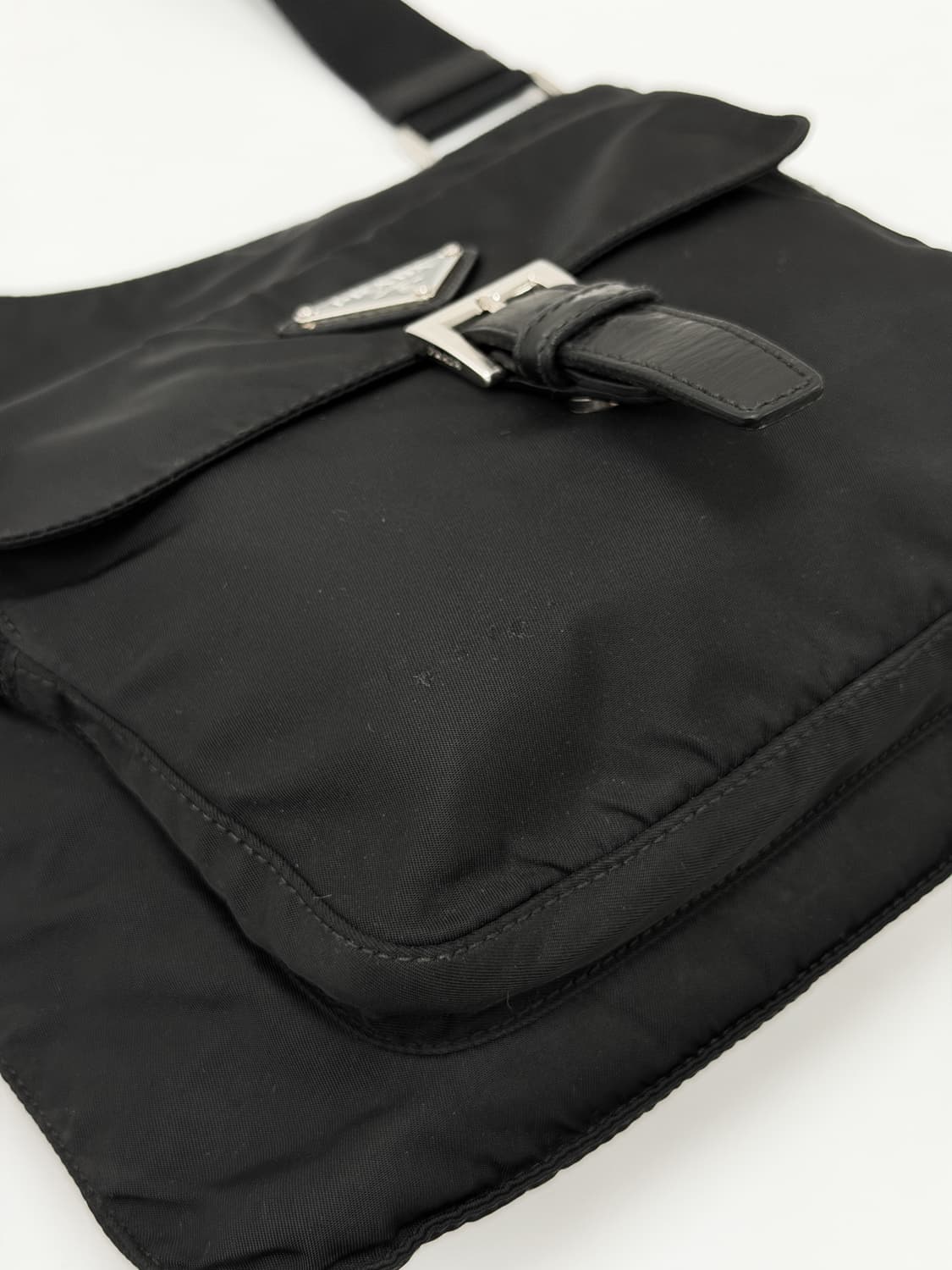 프라다 나일론 멀티 포켓 크로스백 상품이미지4