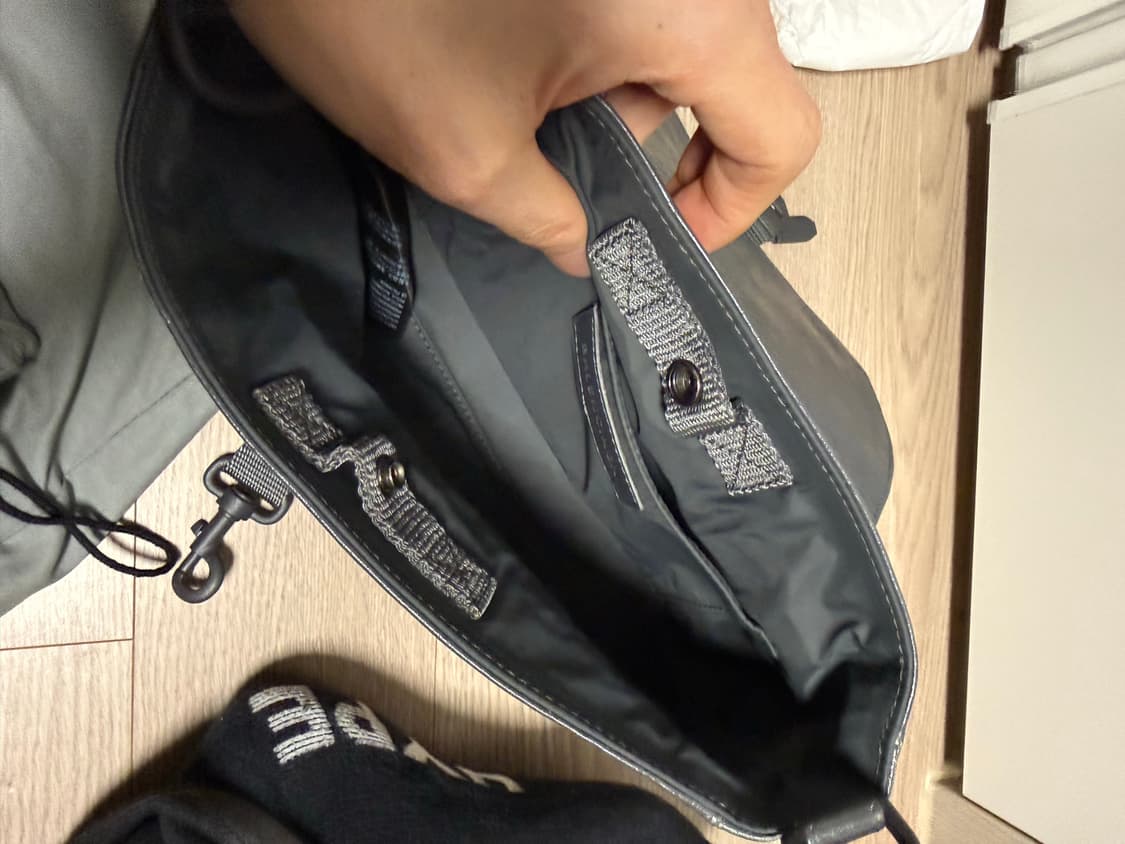 발렌시아가 아미 메신저백 램스킨 상품이미지5