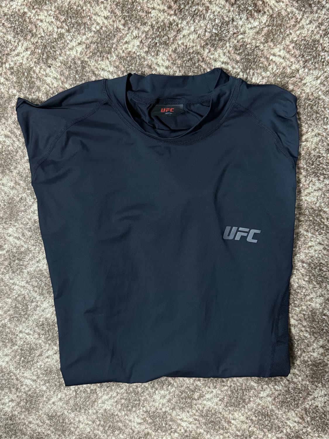 Ufc 머슬핏 긴팔 레쉬가드 상품이미지1