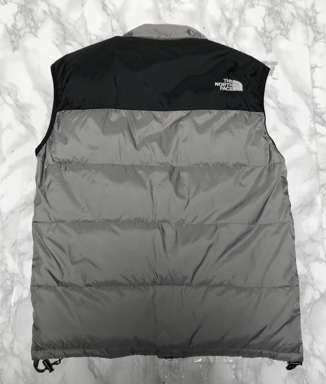 노스페이스 패딩 조끼 실버그레이 상품이미지3