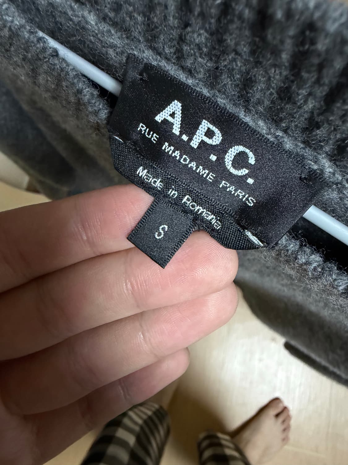 A.P.C 아페쎄 차콜 니트  상품이미지3