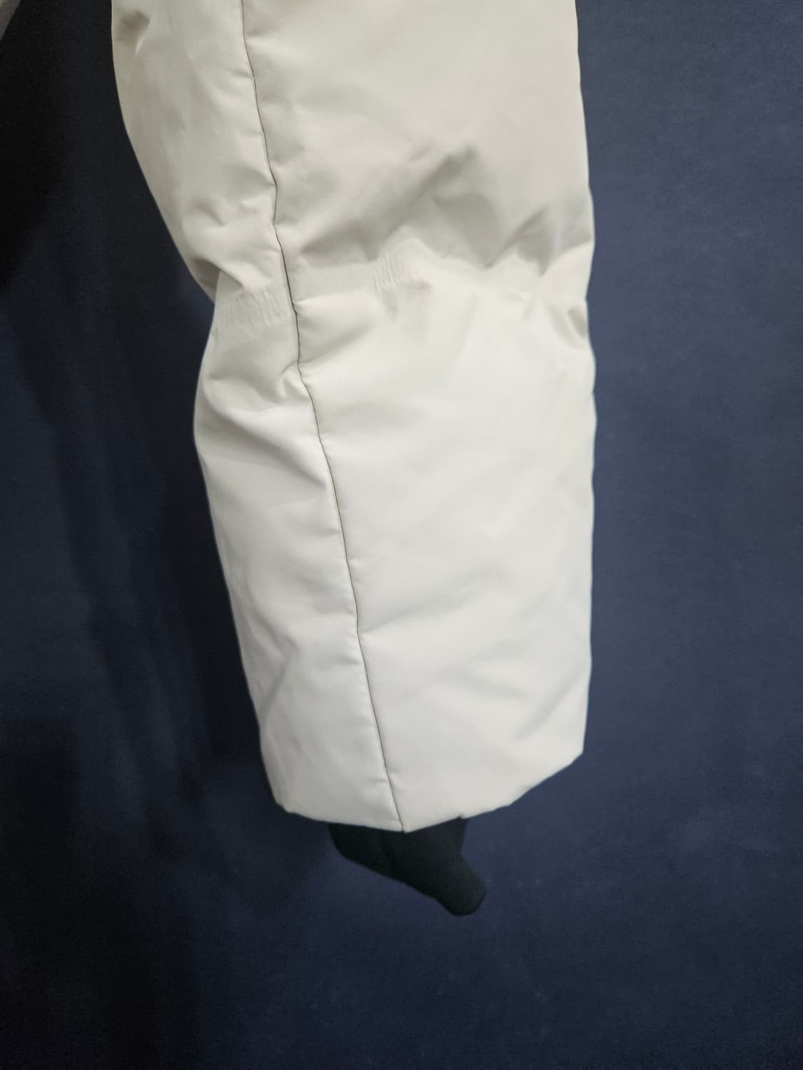 게스 아이보리컬러 남성 105 덕다운 롱패딩  상품이미지5