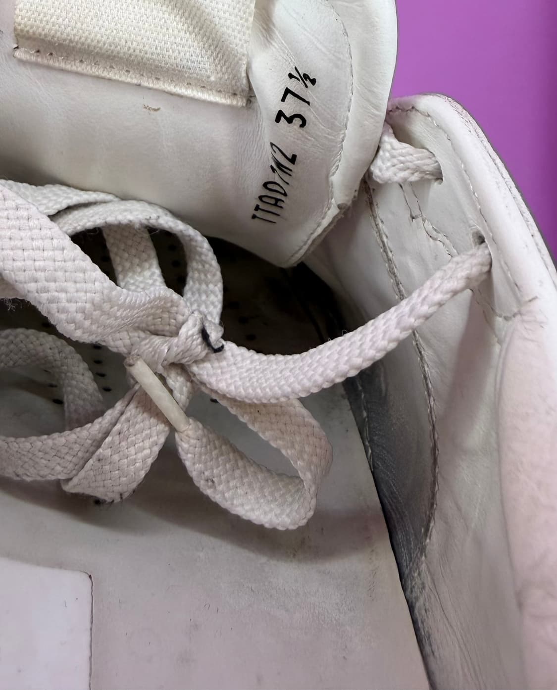 발렌티노 가라바니 락스터드 언타이틀드 스니커즈 (화이트) 상품이미지6