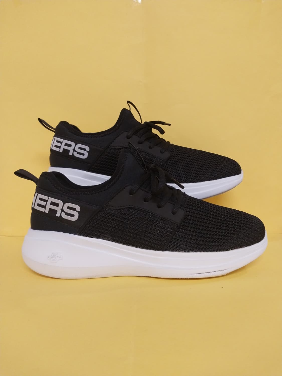 남성 스케쳐스 고런 패스트 런닝화, 운동화 (250) 상품이미지3