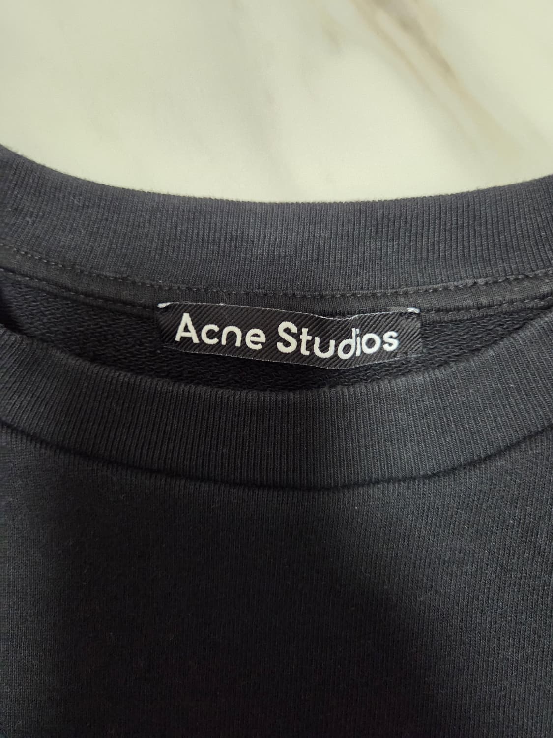 아크네스튜디오 메탈 페이스 오버사이즈 스웻셔츠 상품이미지6