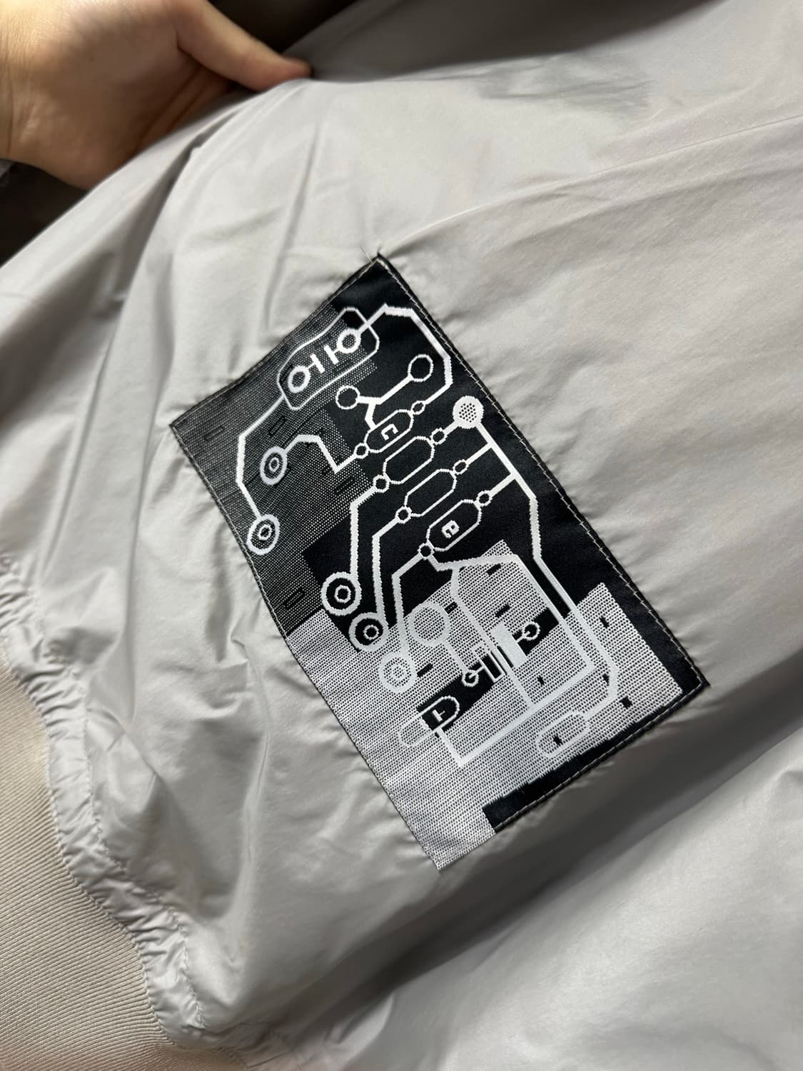카브엠트 나일론 집업 자켓 그레이 XL 사이즈 판매합니다. 상품이미지5