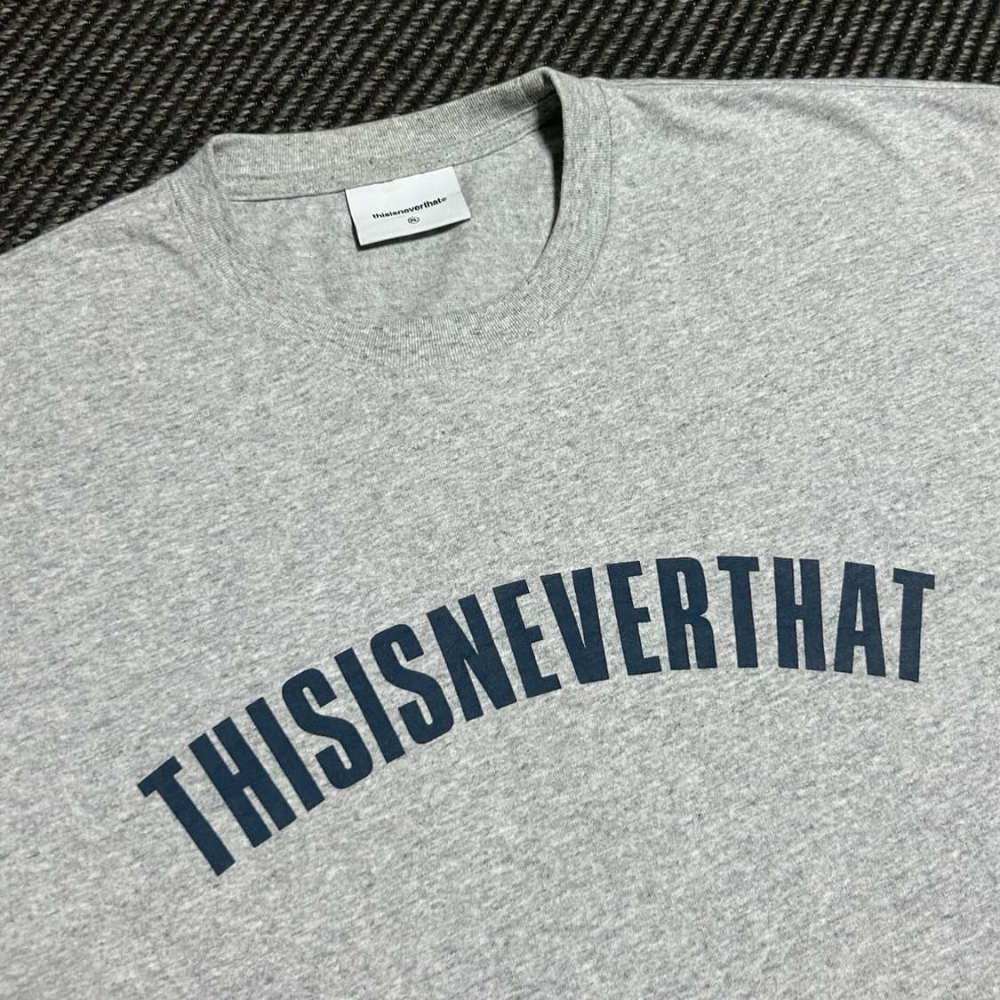 [XL] Thisisneverthat 디스이즈네버댓 그레이 반팔 티셔츠 상품이미지4