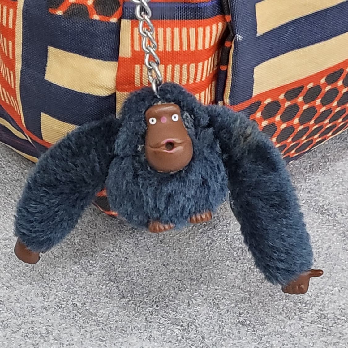 키플링 특유의 패턴이 돋보이는 토트백 상품이미지4