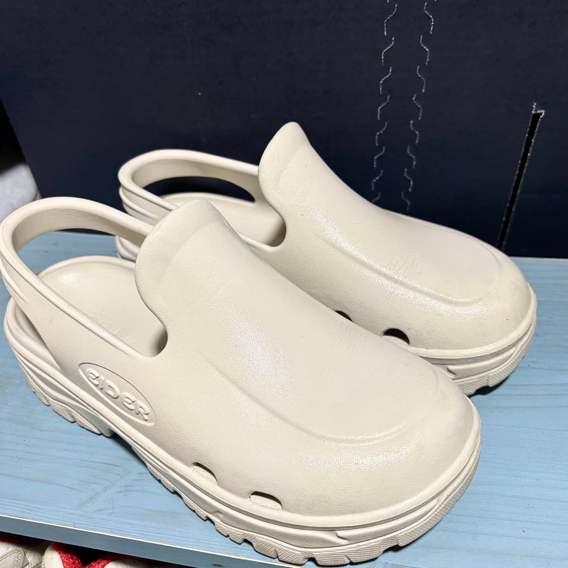 아이더 샌들 슬리퍼 크림색 240사이즈 상품이미지2