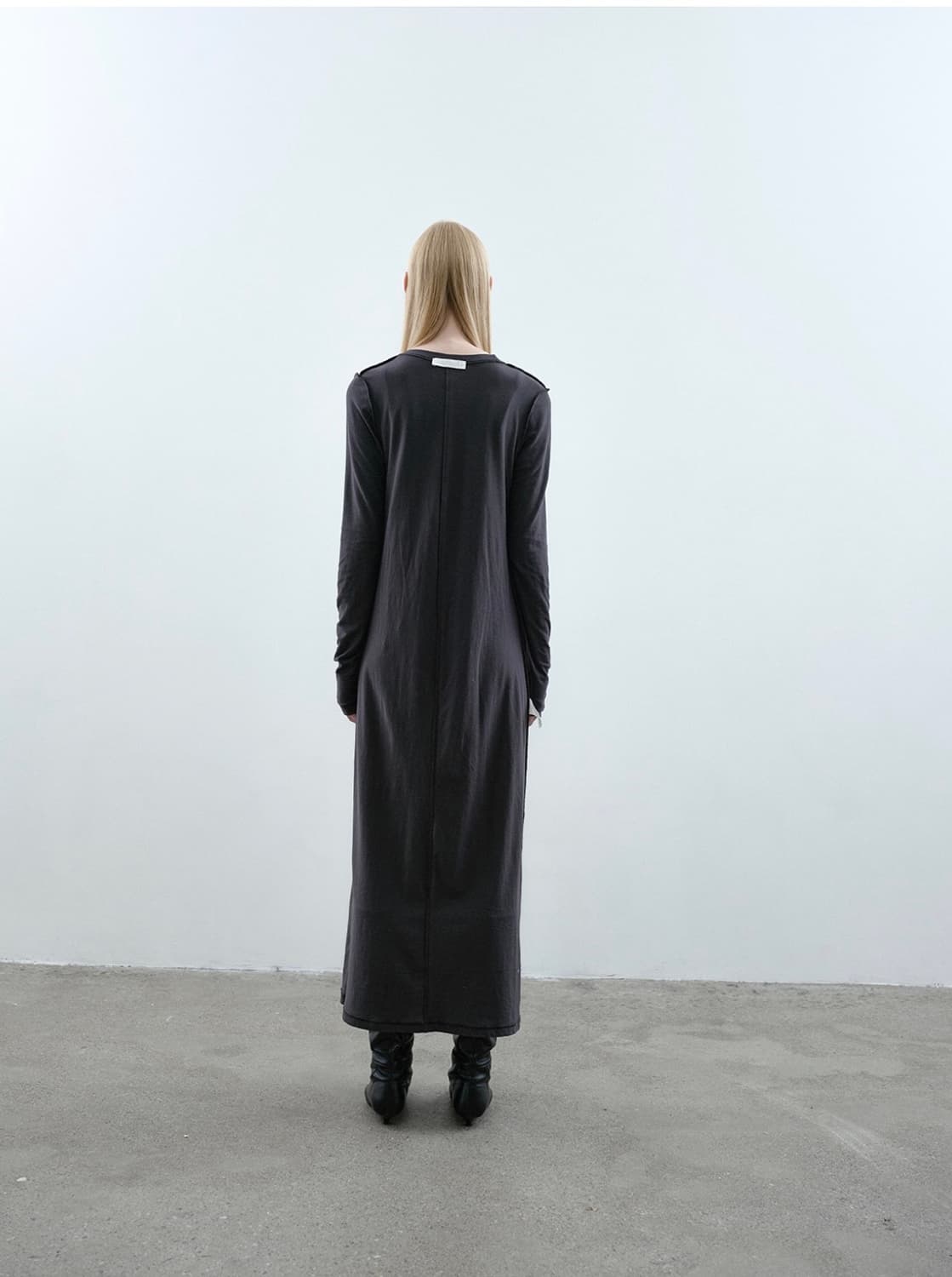 JERSEY MAXI DRESS IN CHARCOAL 상품이미지2