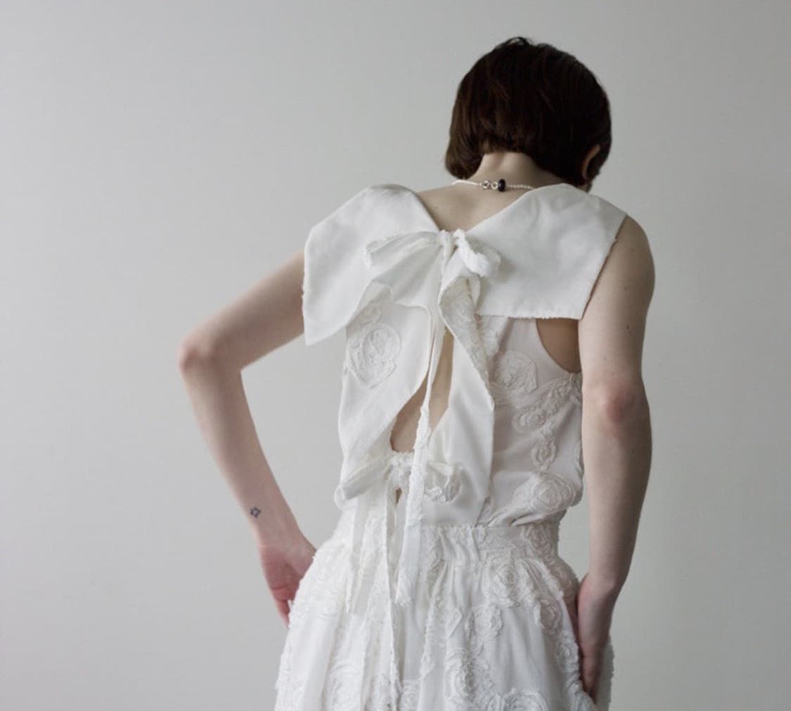 flower embroidery apron blouse 화이트 구해요 상품이미지3