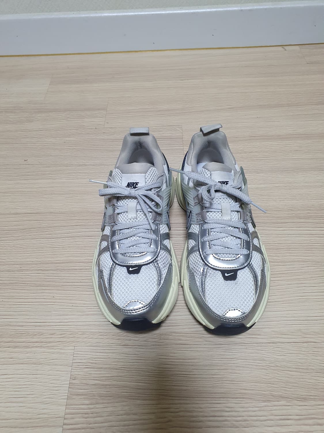 나이키 v2k 런 운동화 235 상품이미지3