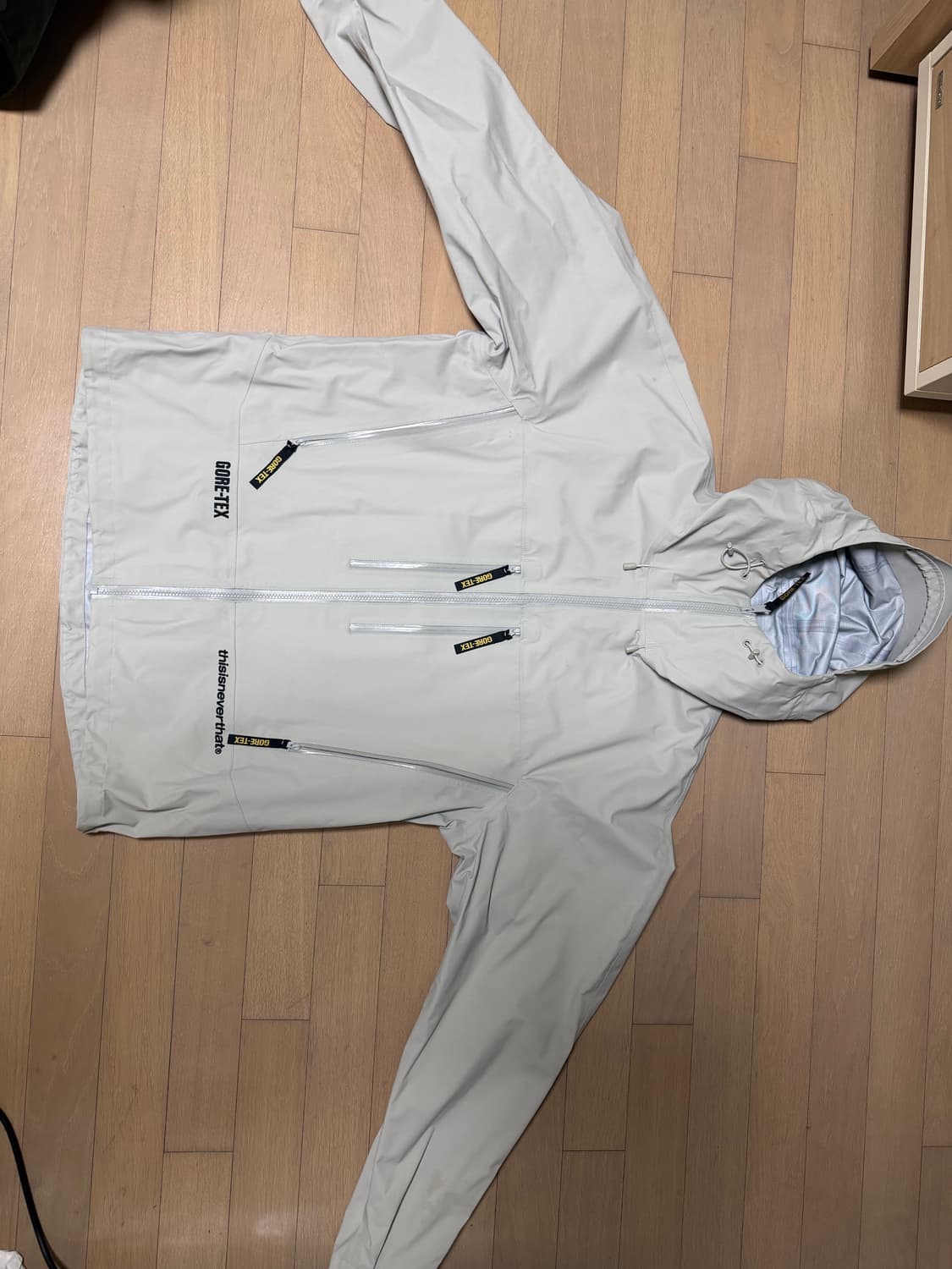 thisisneverthat 고어텍스 자켓 상품이미지2