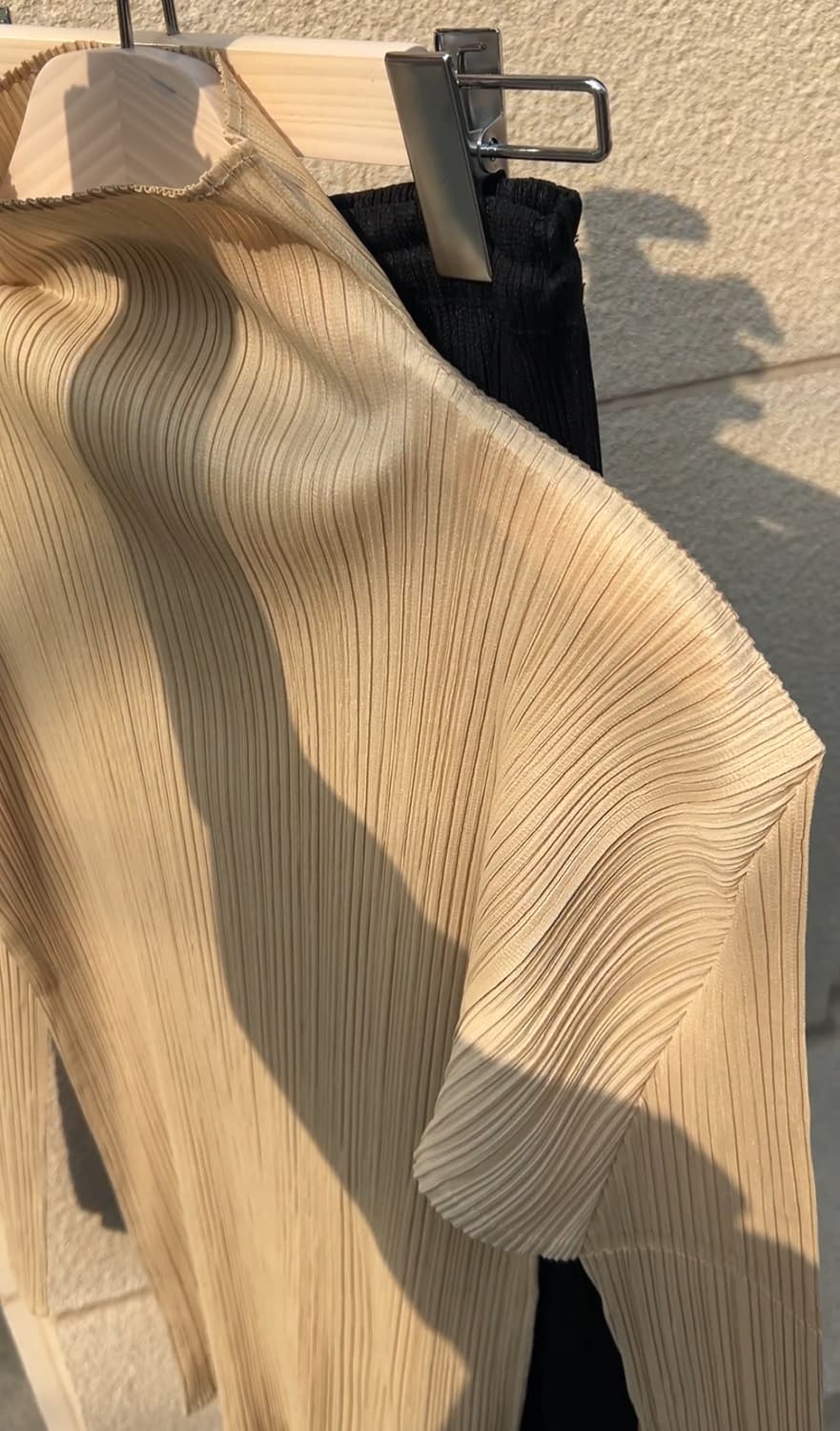 Pleats Please mock neck top 상품이미지1