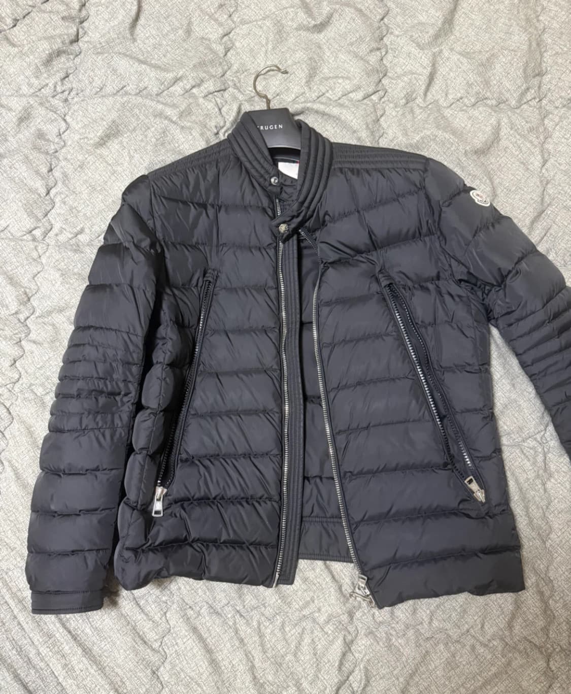 [4] 몽클레어 아미오 패딩 블랙  몽클레우 아미오트 상품이미지3