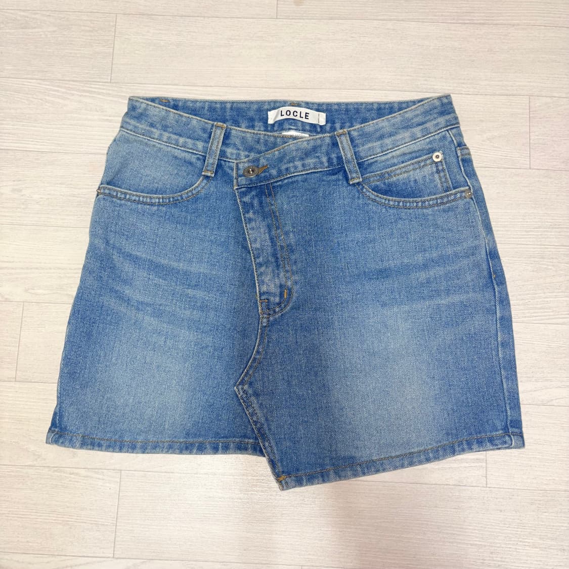 LOCLE 로클 데님 미니 스커트 상품이미지1