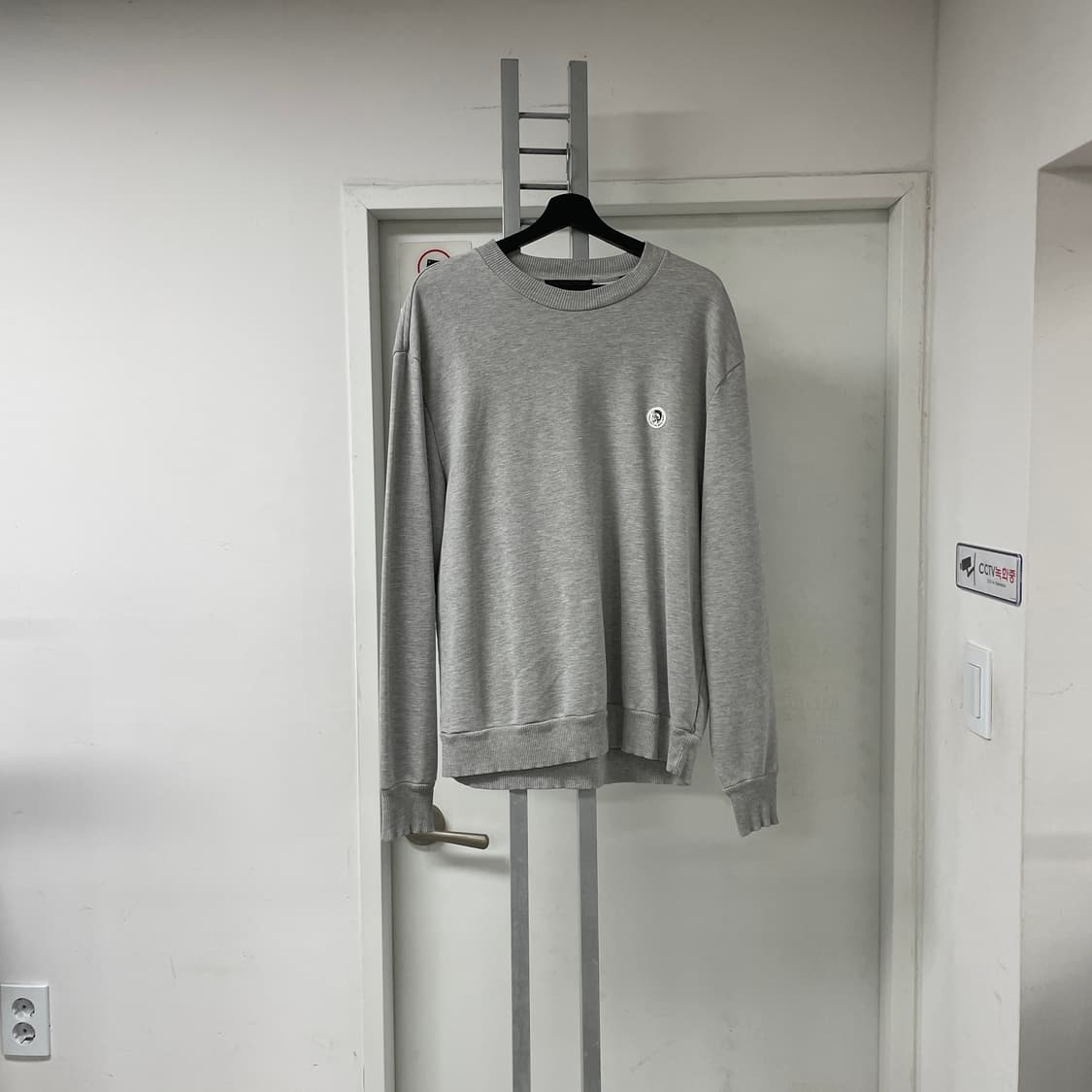 디젤 그레이 맨투맨 L 상품이미지1