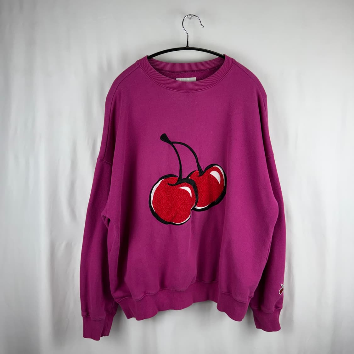 1) 키르시 체리 맨투맨 핫핑크 상품이미지2