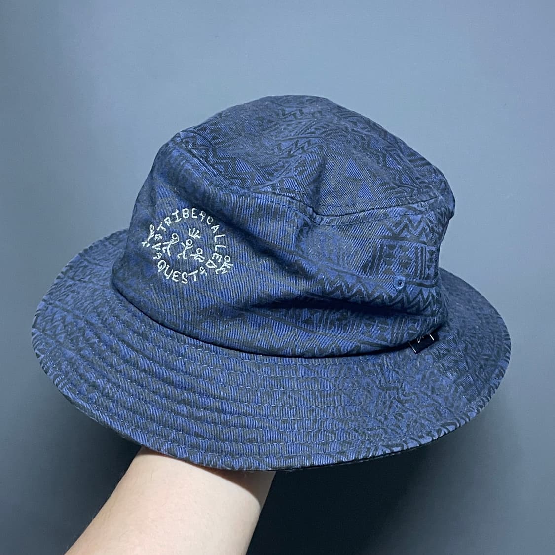 stussy x a tribe called quest 버킷햇 네이비 상품이미지1