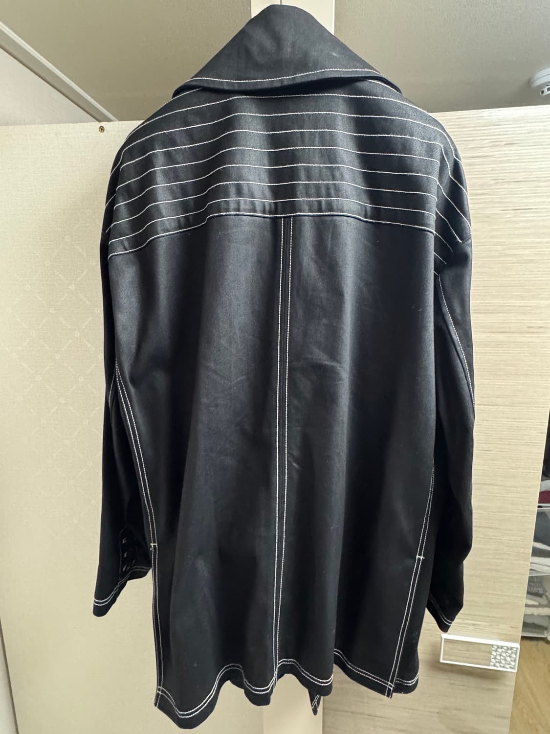 메종미네드 21SS 블랙 코팅 더블 오버사이즈 하프 코트 상품이미지2