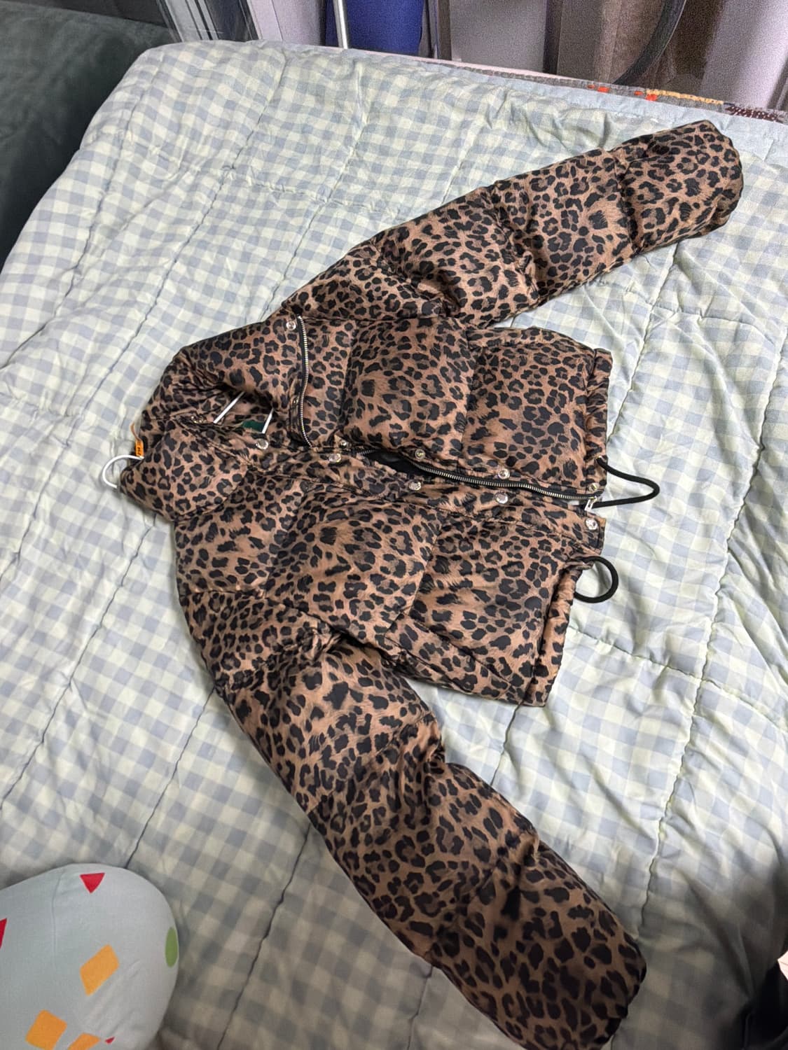 띵크플랜트 레오파드 패딩 상품이미지1