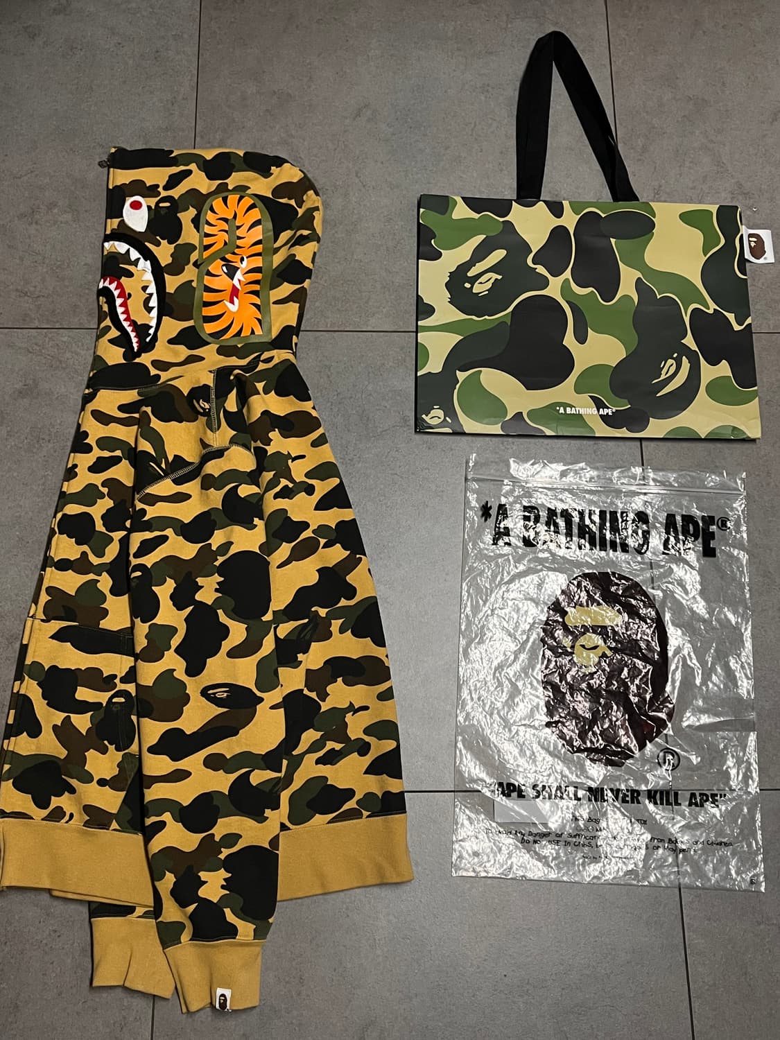 베이프 황계 샤크 후드집업 상품이미지2