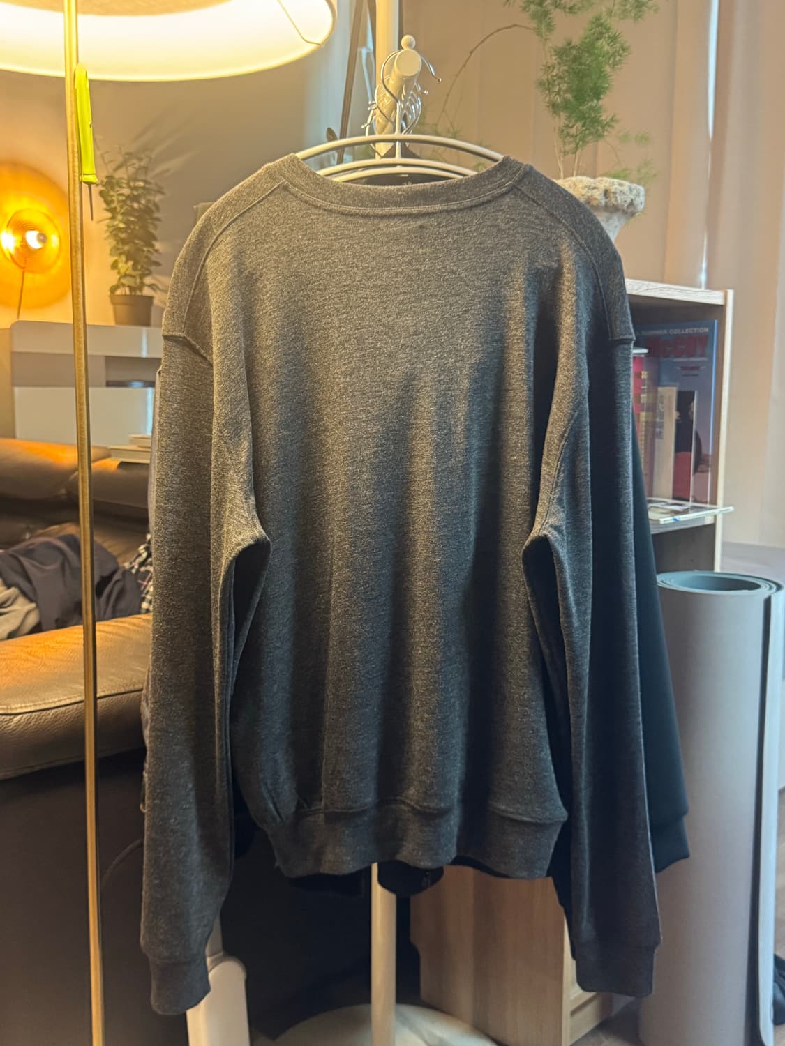 모노프리베 텍스처 브이넥 차콜 상품이미지3