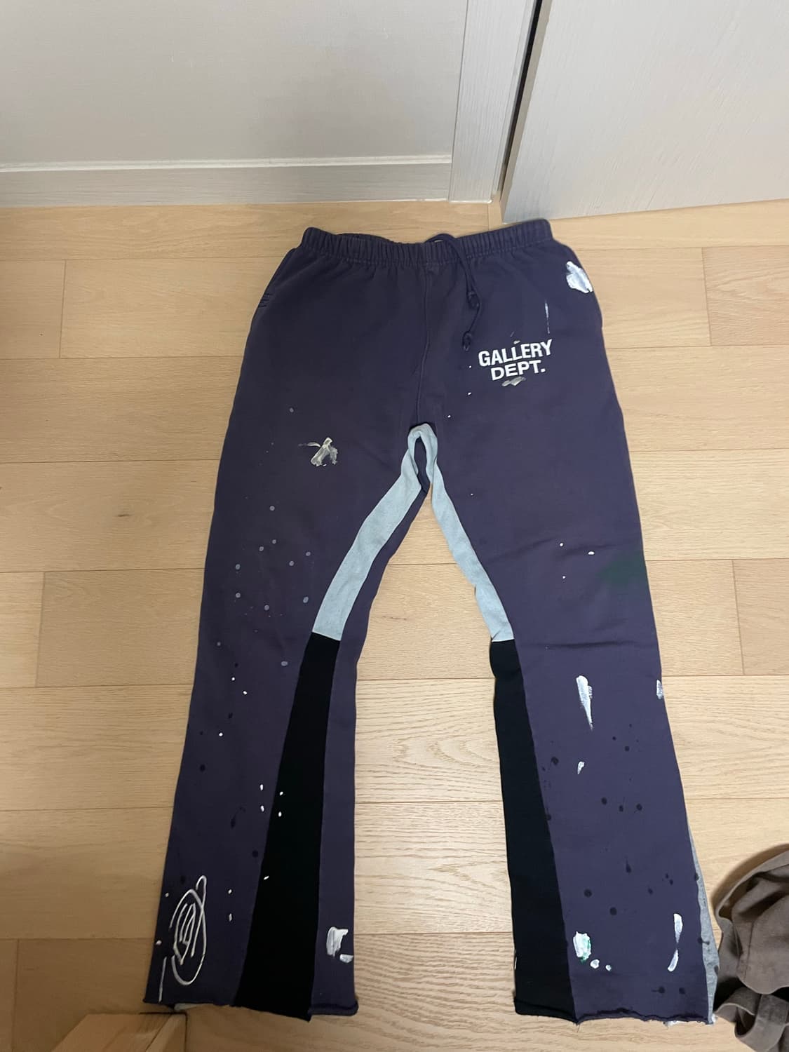 갤러리 디파트먼트 플레어 스웻팬츠 상품이미지1