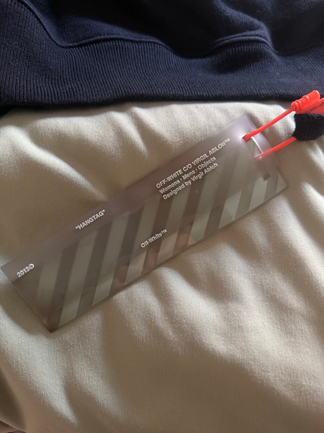 Off-white 오프화이트 유니버셜 키 맨투맨 M size 상품이미지5