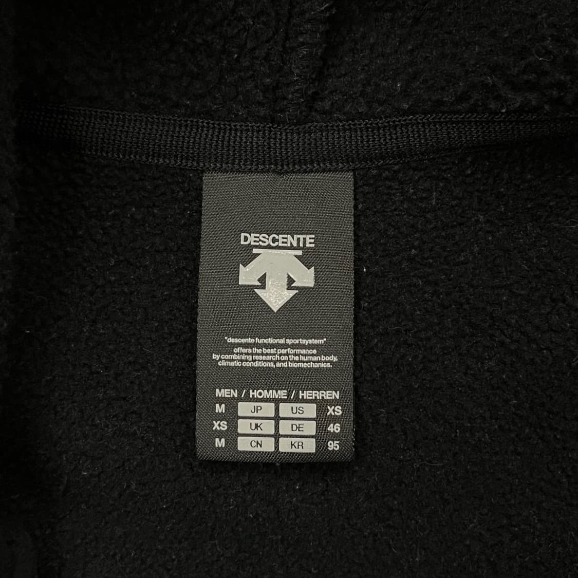 [정품/95] 데상트 스키 후드집업 블랙 패치 b10 상품이미지5