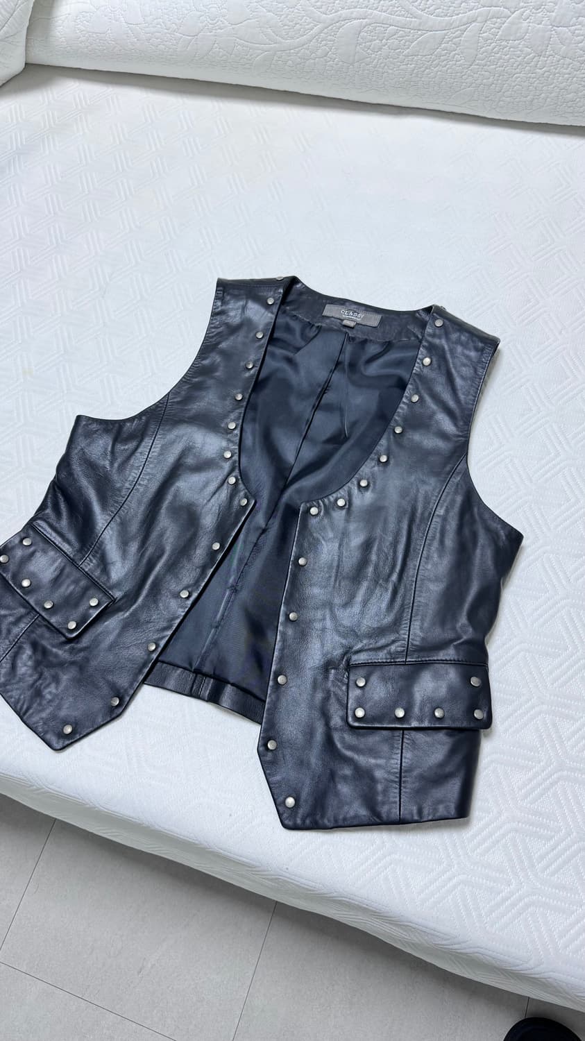 Leather vest 상품이미지1
