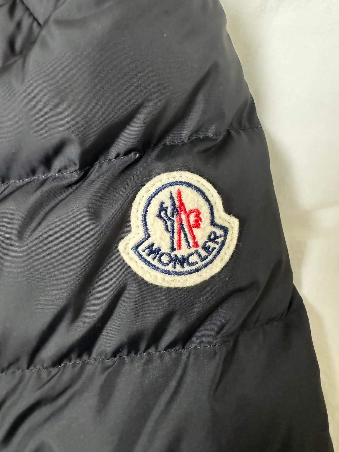 몽클레어 아미오트 숏 다운 자켓 [2] 상품이미지4