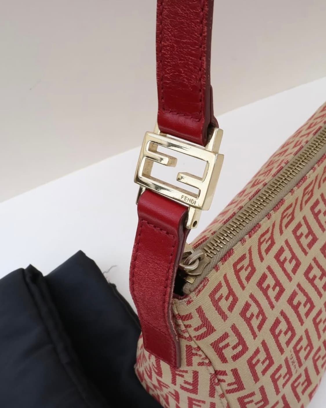 FENDI 펜디 mini pouch bag  상품이미지2