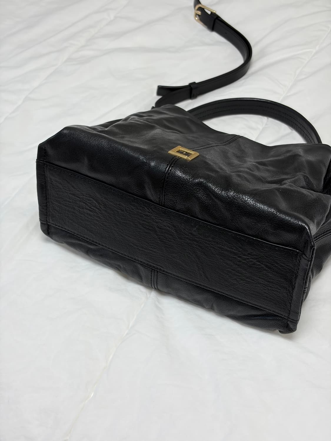 루즈앤라운지 크로스 숄더 토트백 블랙 상품이미지6