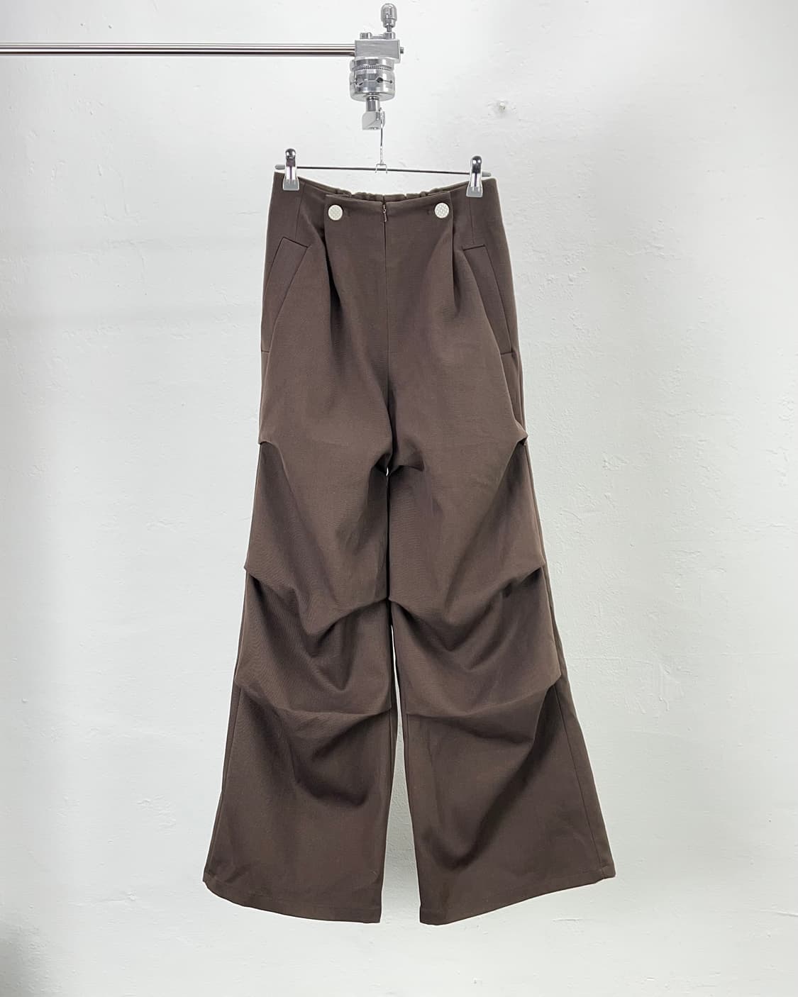 우마미즘 다크 브라운 와이드 스트럭처 드레이프 코튼 팬츠 상품이미지1