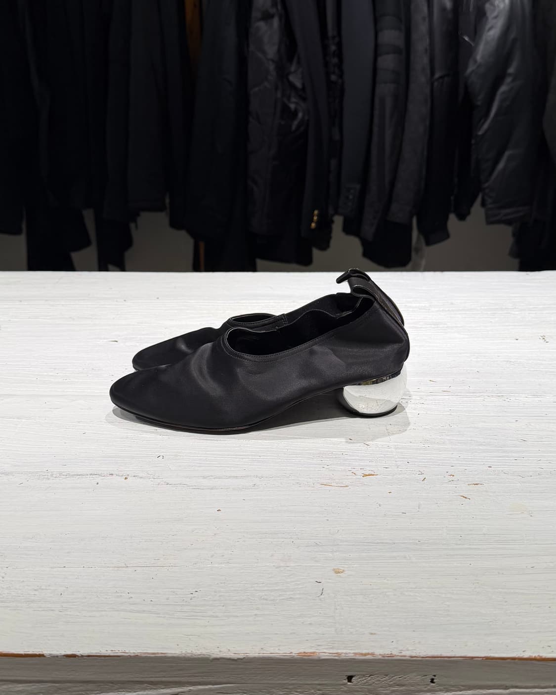 오프닝 세레모니 블랙 실버 달리아 새틴 슬립온 슈즈 상품이미지4