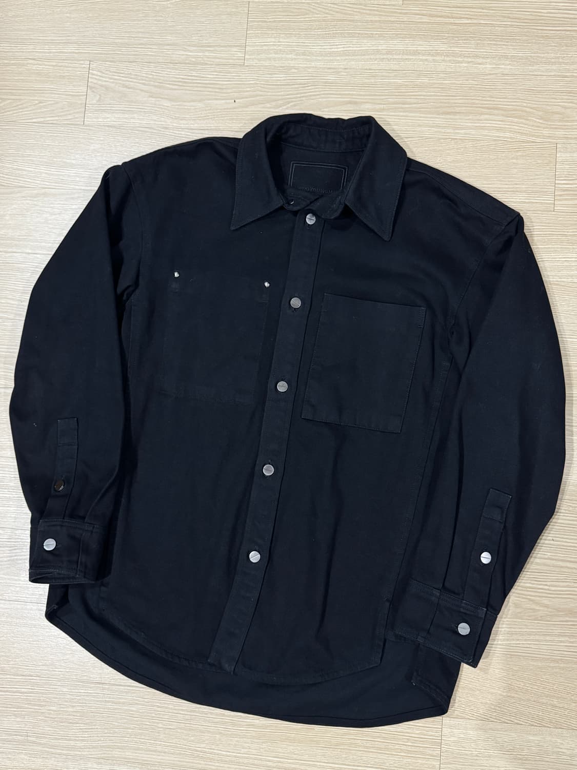 [46] 우영미 24SS 백로고 데님 셔츠 자켓 블랙 상품이미지2