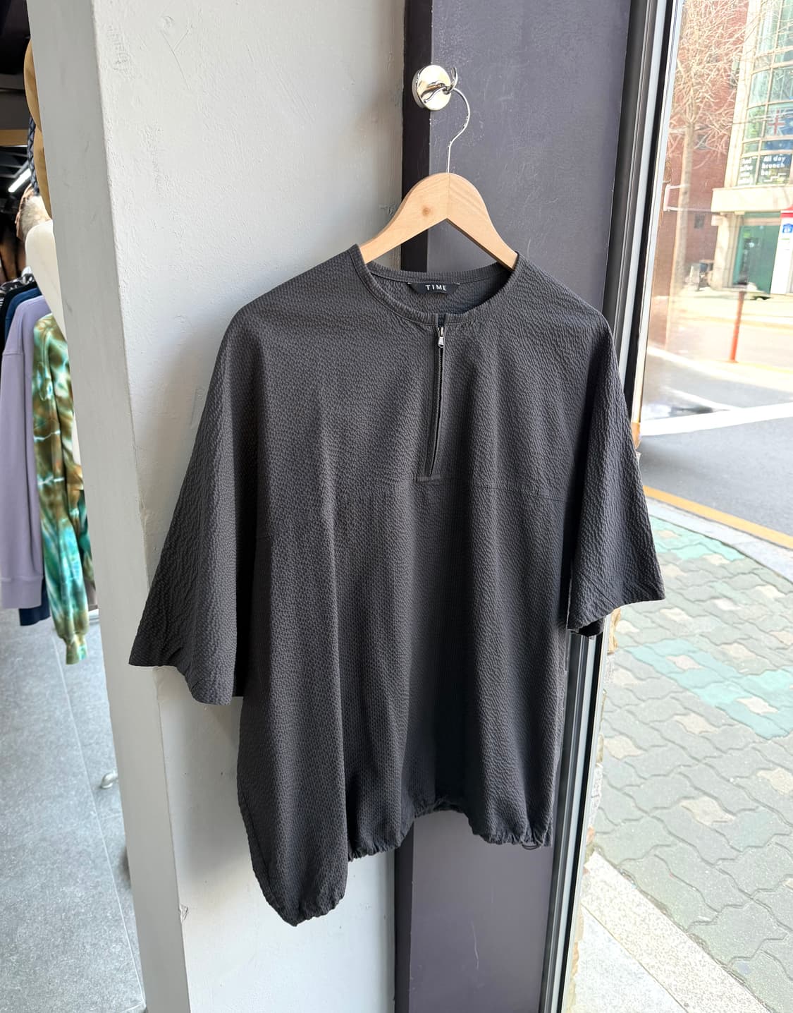 105/ 타임옴므 24SS 익스클루시브 시어서커 하프집업 상품이미지3