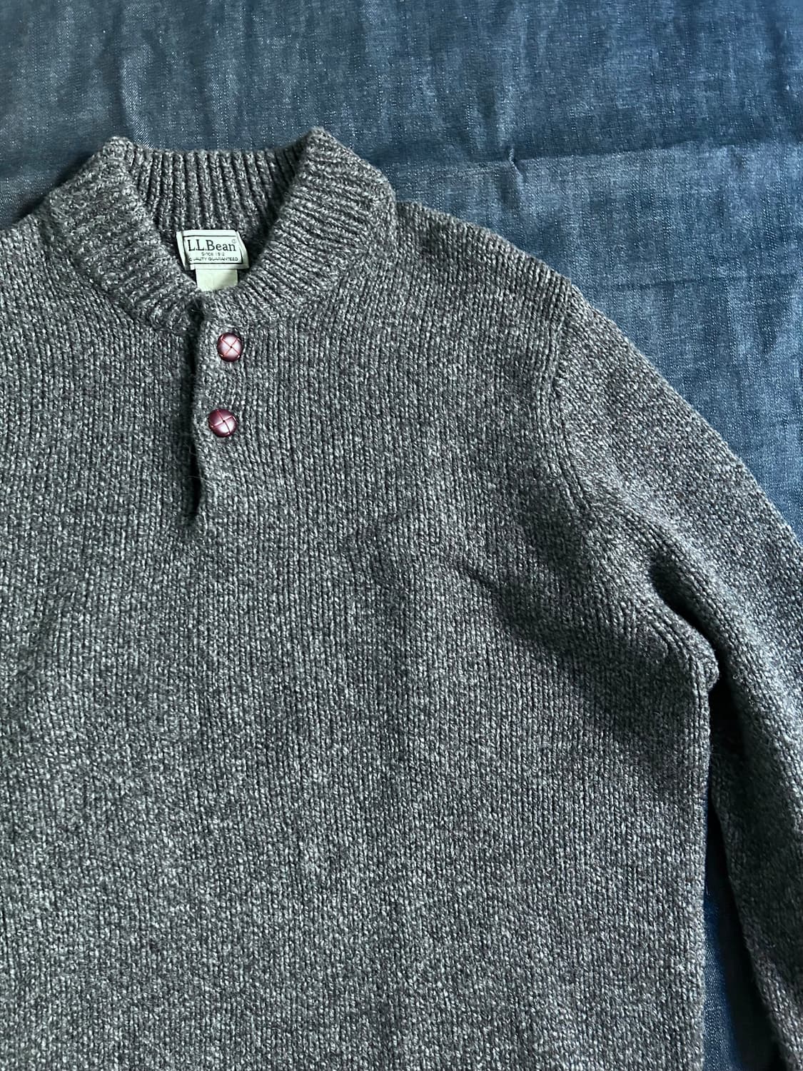 엘엘빈 2 버튼 헨리넥 램스울 스웨터 상품이미지3