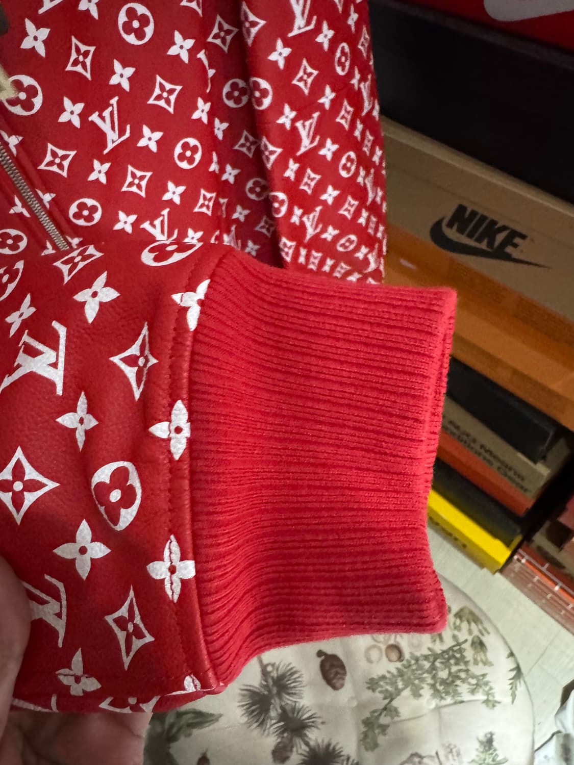 루이비통 슈프림 베이스볼 레더 자켓 상품이미지10