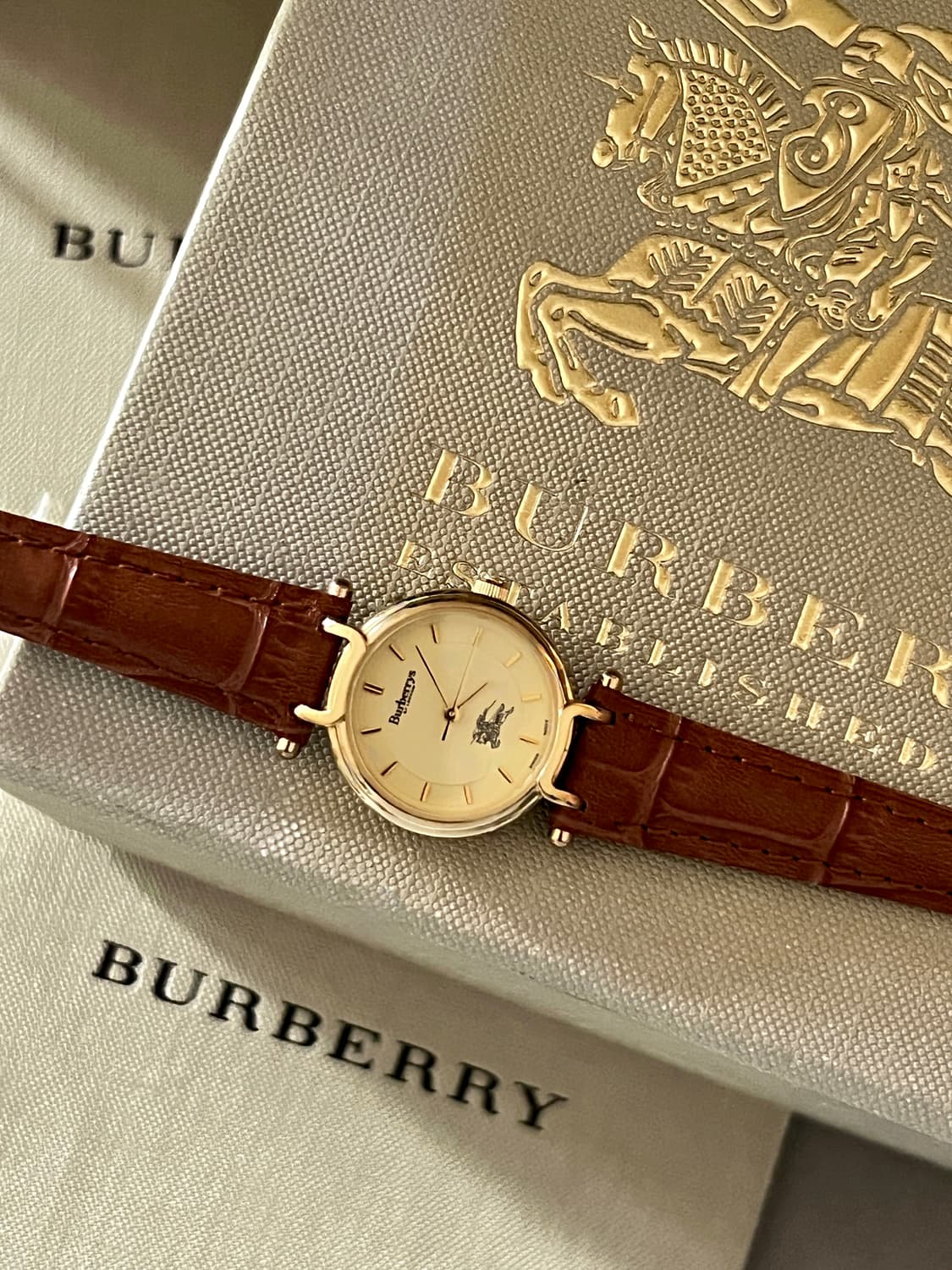 BURBERRY 골드 라운드  버버리 여성 시계 상품이미지5